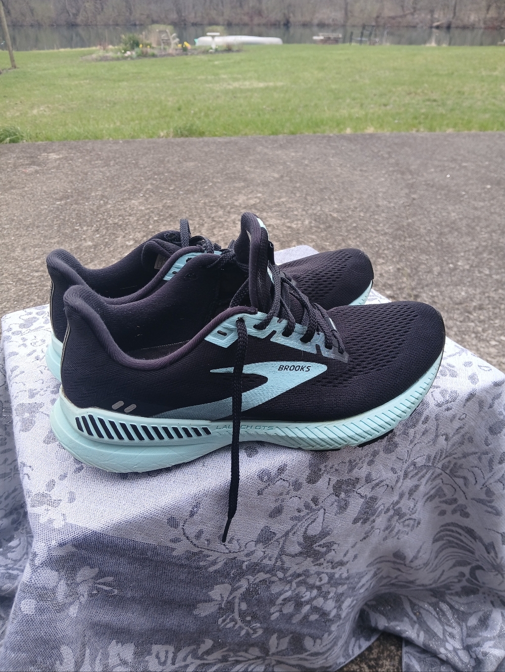 💗Brooks Women's Size 9 Black and Aqua/Lite Blue Running Sneakers - Picture 6 of 10